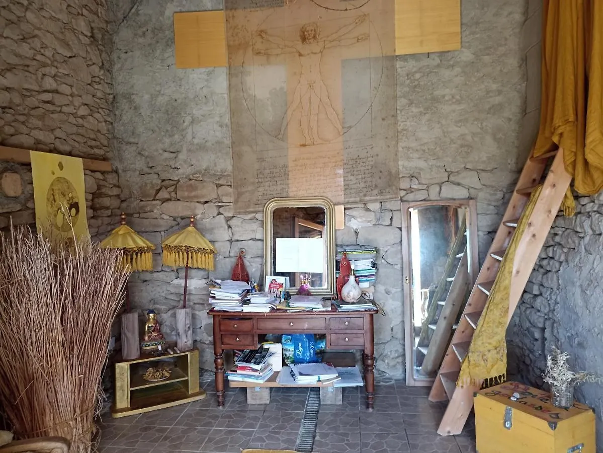 Appartement Un jardin sur la colline à Claveyson Séjour chez l'habitant