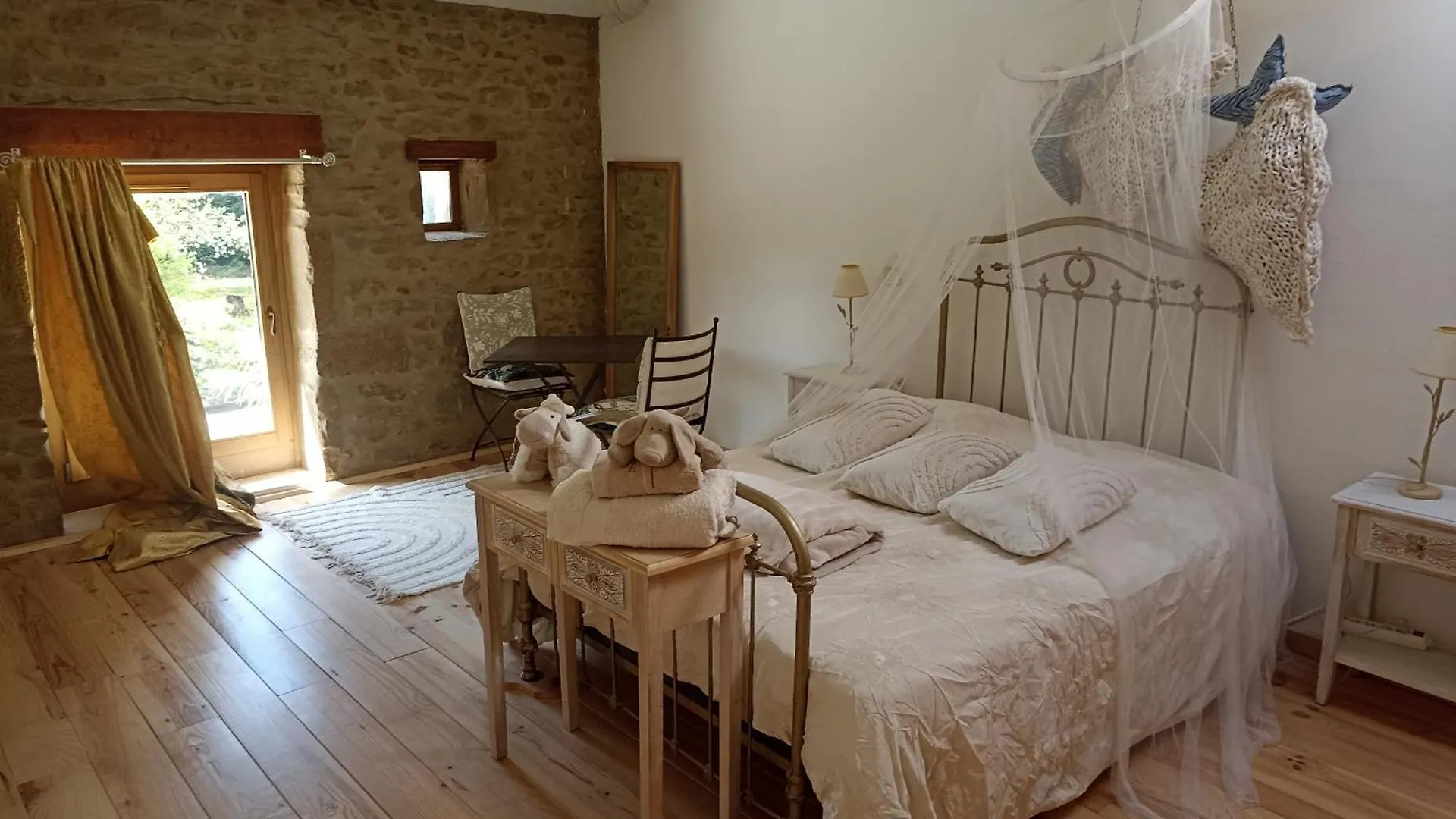 Appartement Un jardin sur la colline à Claveyson Séjour chez l'habitant
