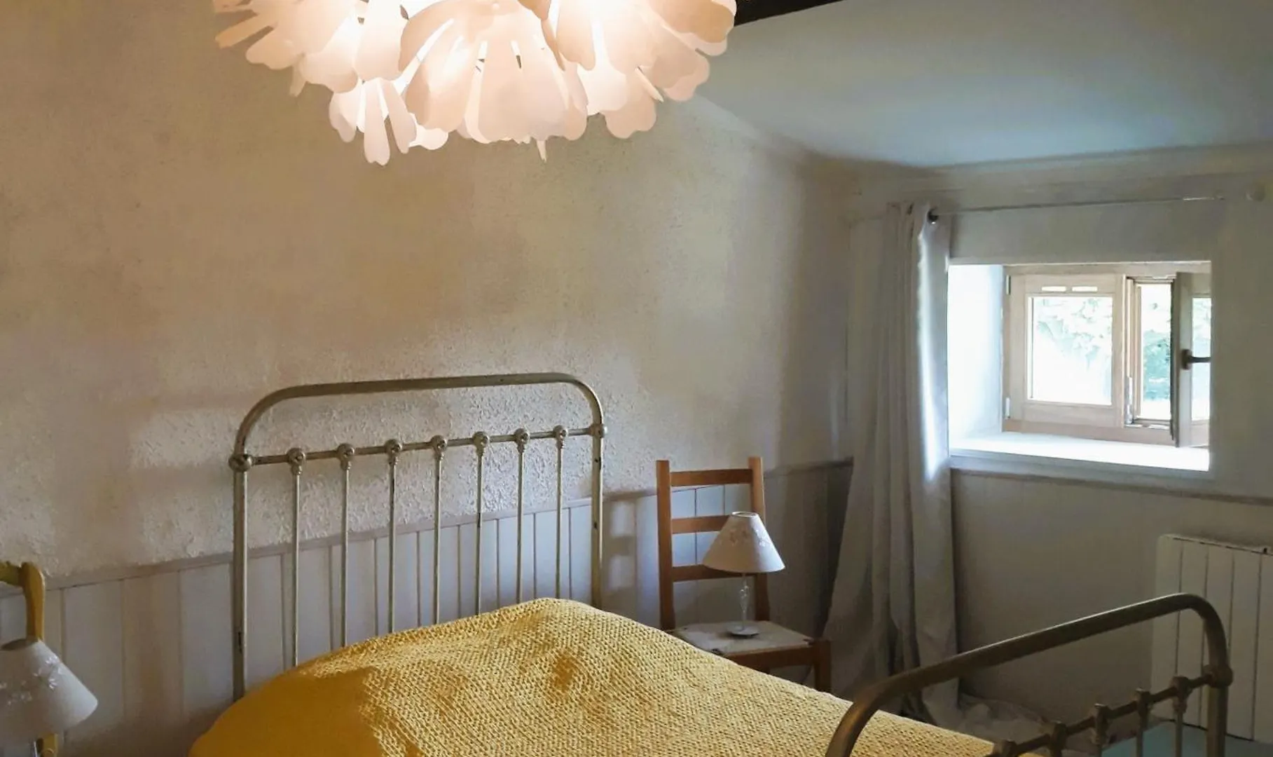 Un Jardin Sur La Colline Apartment Claveyson Homestay